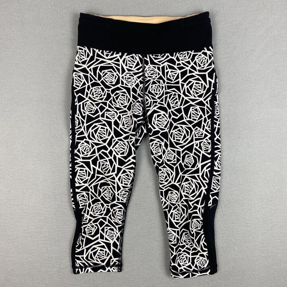 Lululemon Real Quick Crop Pants Womens Size 4 Leggings Black White Rose Pattern